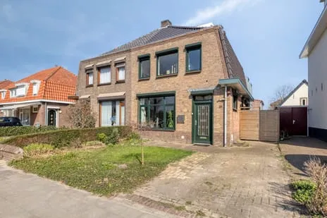 Twee-onder-één-kap te koop: Dennenstraat 38, Neerbosch-Oost Nijmegen