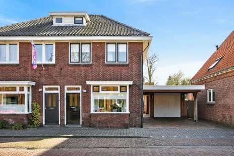 Twee-onder-één-kap te koop: Dennenweg 140, Pathmos Enschede