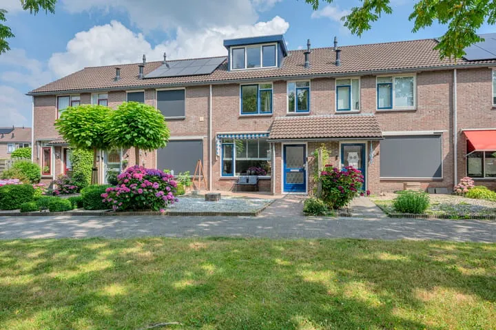 Tussenwoning te koop: Dennenweg 32, Winschoten-Bomenbuurt Winschoten
