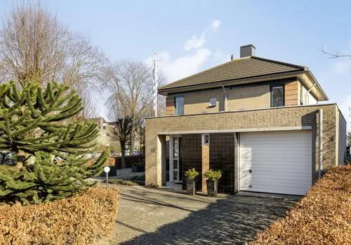 Vrijstaande woning te koop: Derde Stationsstraat 302, Zoetermeer