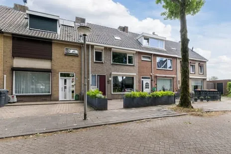 Tussenwoning te koop: Dessinateurplein 32, Textielbuurt West Tilburg