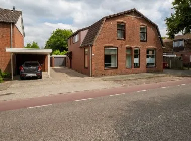 Twee-onder-één-kap te koop: Deurningerstraat 436, Deppenbroek Enschede