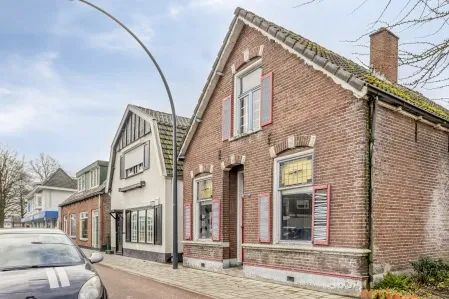 Twee-onder-één-kap te koop: Deurningerstraat 9, Hengelo