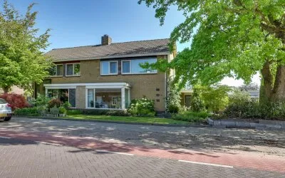 Twee-onder-één-kap te koop: Deventerweg 20, Laren Laren