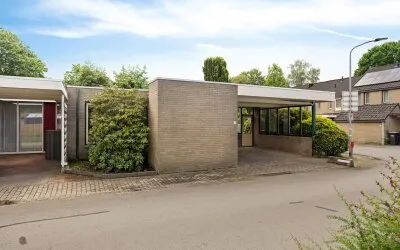 Twee-onder-één-kap te koop: Deverbrink 2, Bargeres Emmen