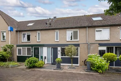 Tussenwoning te koop: Di Lassostraat 79, De Zoom Soest