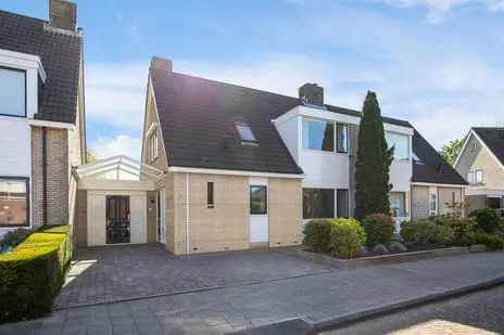 Tussenwoning te koop: Dick Tolstraat 63, Volendam-Blokgouw 3 Volendam