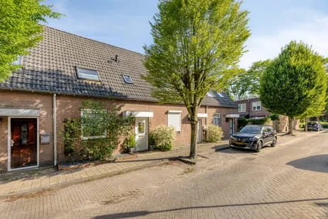 Tussenwoning te koop: Diderica Mijnssenstraat 15, Kesteren Breda
