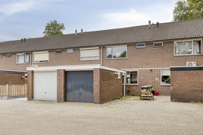 Tussenwoning te koop: Diekmansweide 52, 's-Heerenberg, oostelijke uitbreiding 'S-Heerenberg