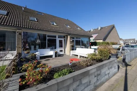 Tussenwoning te koop: Dielakker 4, Scharnegoutum