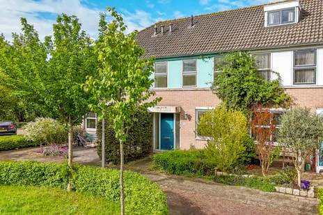 Tussenwoning te koop: Diemzigt 45, Buytenstee Diemen