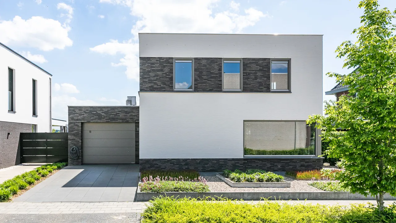 Vrijstaande woning te koop: Dienst 19, Brunssum