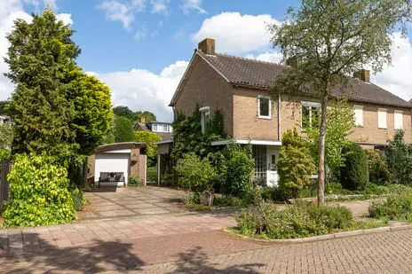 Twee-onder-één-kap te koop: Diepenbrocklaan 12, Componistenwijk Baarn