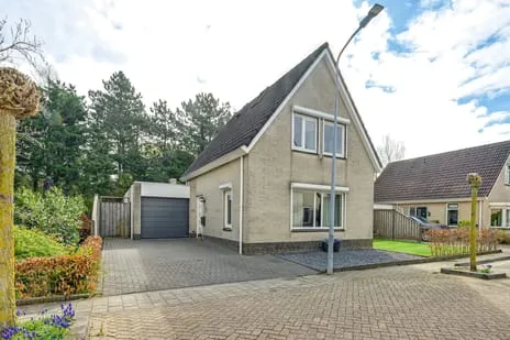 Vrijstaande woning te koop: Diepenbrockstraat 10, Dirksland noord Dirksland