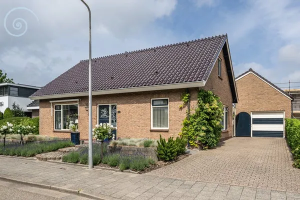 Vrijstaande woning te koop: Diependorst 166, Ouddorp centrum Ouddorp