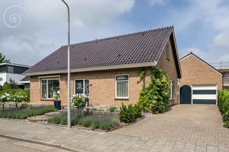 Vrijstaande woning te koop: Diependorst 166, Ouddorp centrum Ouddorp