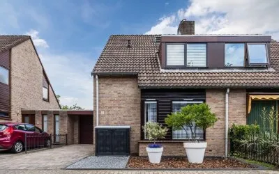Tussenwoning te koop: Diepenveenstraat 31, Huibeven Oost Tilburg