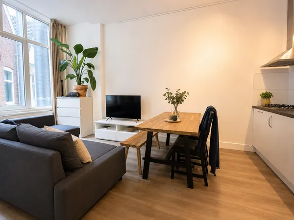 Studio te huur: Diergaardesingel 96C, Oude Westen Rotterdam