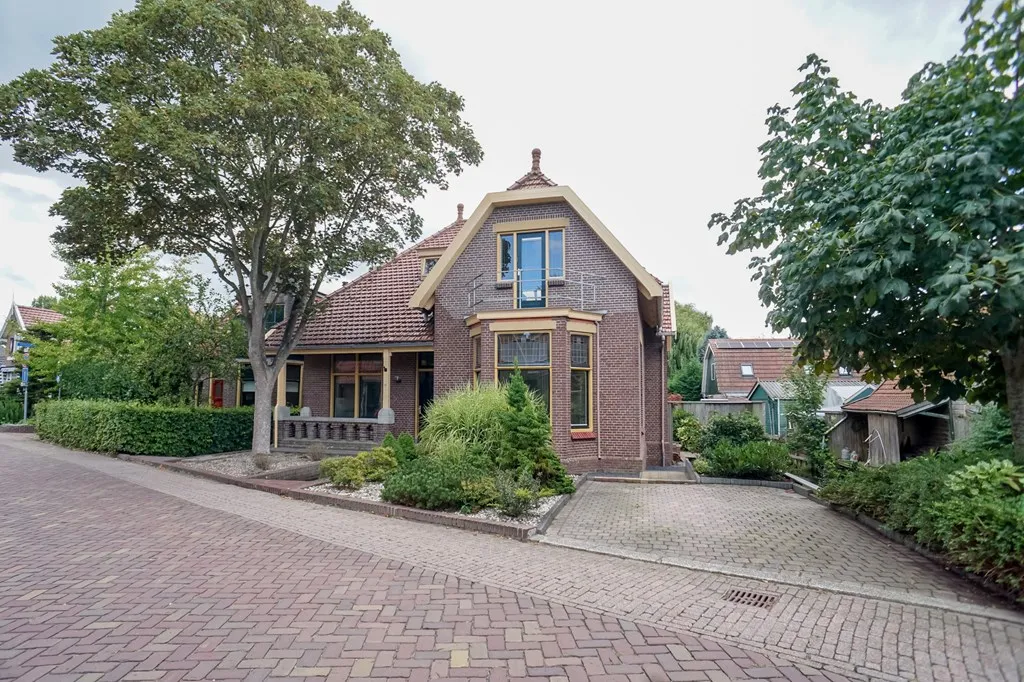 Hoekwoning te koop: Dijk 108, Broek Op Langedijk