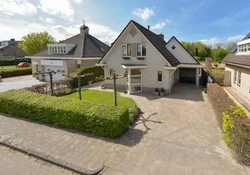 Vrijstaande woning te koop: Dijkgraaf 3, Wilnis