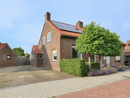 Twee-onder-één-kap te koop: Dijkhoevestraat 17, Spijk Spijk