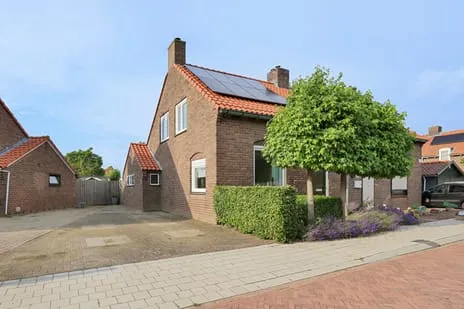Twee-onder-één-kap te koop: Dijkhoevestraat 17, Spijk Spijk (Gem. Zevenaar)
