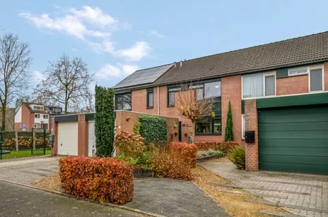 Tussenwoning te koop: Dijkhof 49, De Hoven Ede