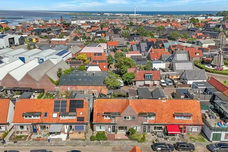 Tussenwoning te koop: Dijkstraat 27, Den Oever (woonkern) Den Oever