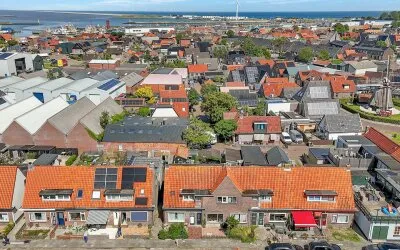 Terraced house for sale: Dijkstraat 27, Den Oever (woonkern) Den Oever
