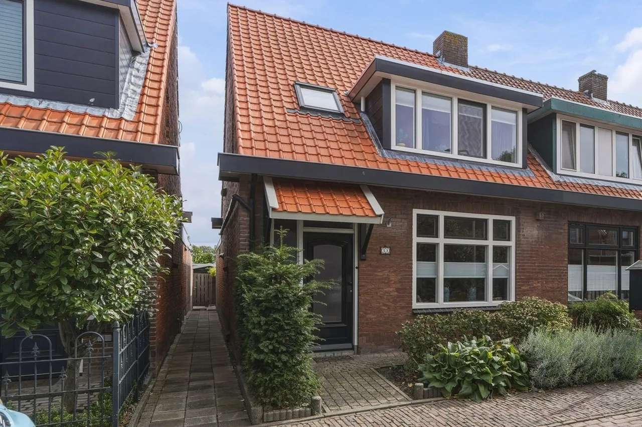 Hoekwoning te koop: Dijkstraat 53, Oost-Souburg