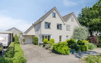 Twee-onder-één-kap te koop: Dijkstraat-west 166, Dichtersbuurt Veenendaal