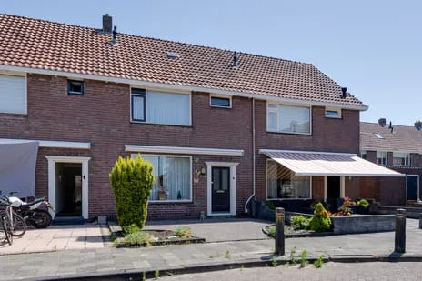 Terraced house for sale: Dijkvennenplein 9, Volendam-Rozettenbuurt Volendam