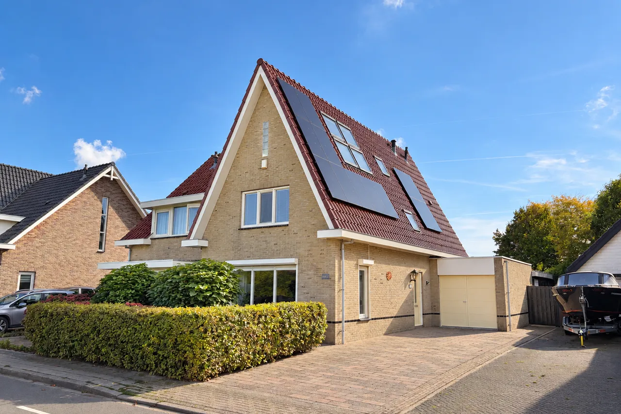 Twee-onder-één-kap te koop: Dijkweg 218C, Andijk