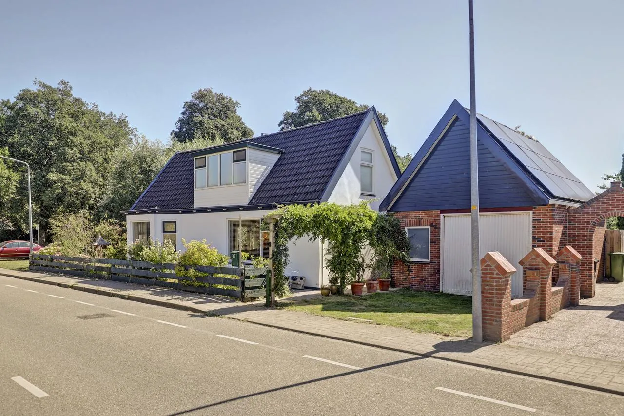 Vrijstaande woning te koop: Dijkweg 347, Andijk