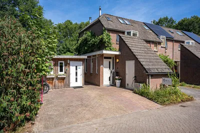Corner house for sale: Dingspil 45, Hunzedal Borger