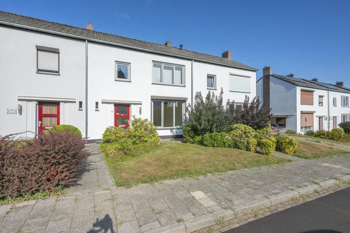 Tussenwoning te koop: Dinsdagstraat 18, Dr. Nolensplein en omgeving Heerlen