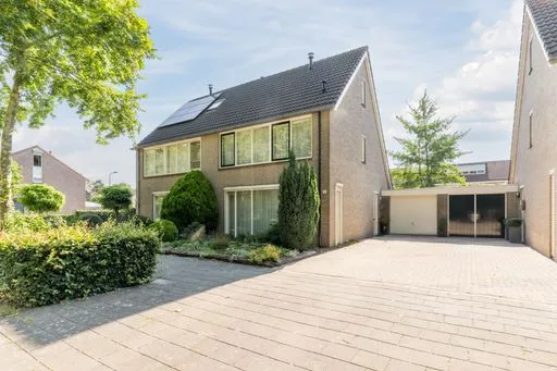 Tussenwoning te koop: Dinxperlolaan 10, Huibeven Midden Tilburg