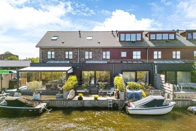 Tussenwoning te koop: Diny Sprockstraat 72, Leeuwarden