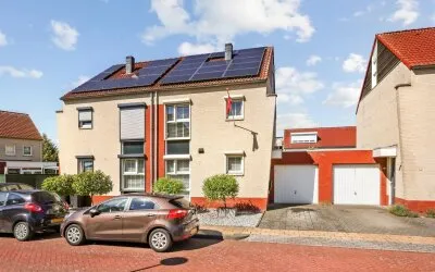 Tussenwoning te koop: Directeur Stassenstraat 3, Rolduckerveld Kerkrade