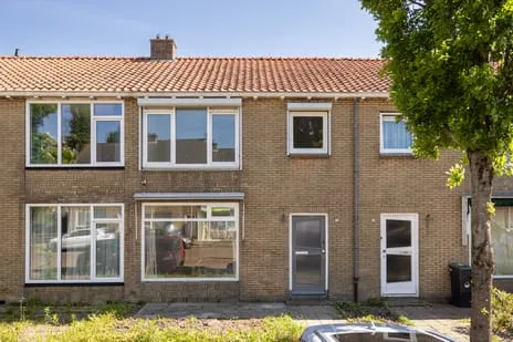 Tussenwoning te koop: Dirk Boutsstraat 21, Jan van Scorelbuurt Leeuwarden