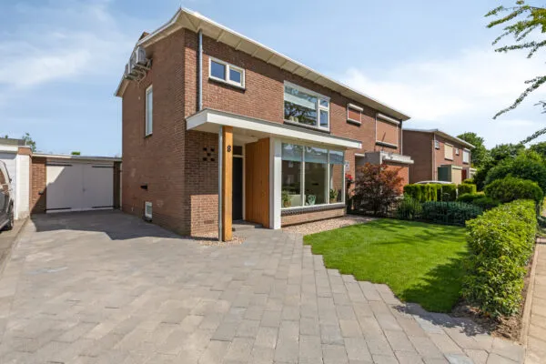 Twee-onder-één-kap te koop: Dirk Boutsstraat 8, Molenwijk Zevenaar