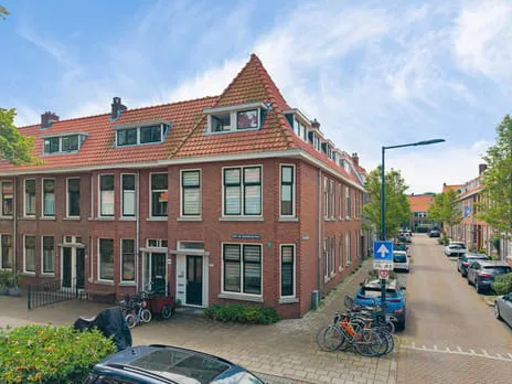 Apartment for sale: Dirk van Wassenaarstraat 23A, Schrijversbuurt Schiedam