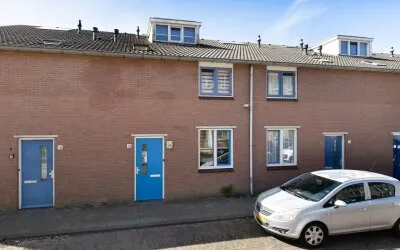 Tussenwoning te koop: Dirk Schäferstraat 14, Componistenbuurt Haarlem