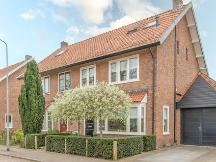 Twee-onder-één-kap te koop: Dirk Staalweg 6, Ermelo - Centrum Ermelo