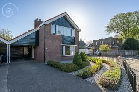 Hoekwoning te koop: Dirkdoensweg 4, Ouddorp centrum Ouddorp