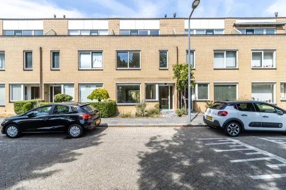 Tussenwoning te huur: Dirkje Goedhartstraat 138, 's-Gravenland Rotterdam