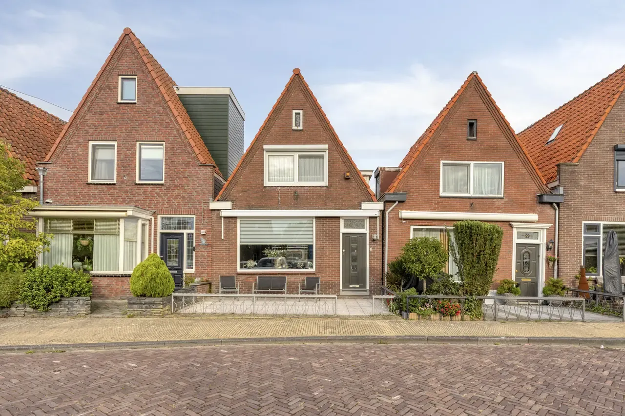 Tussenwoning te koop: Dirkslandstraat 8, Volendam