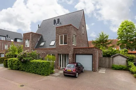 Twee-onder-één-kap te koop: Distelvlinderstraat 6, Oosteinde Aalsmeer