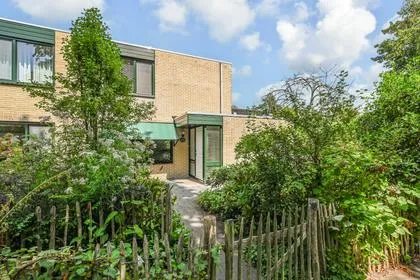 Tussenwoning te koop: Distelweide 145, Essesteijn / Weiden Voorburg
