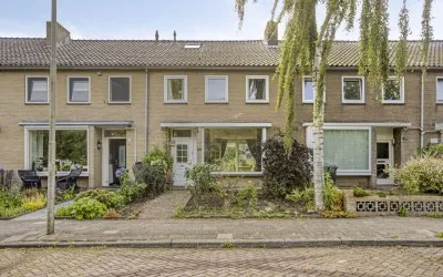 Tussenwoning te koop: Divonalaan 23, Olympiakwartier Hillegom